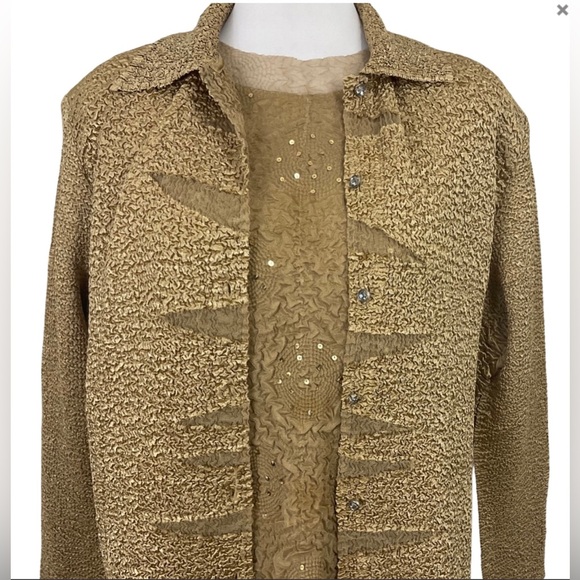 John A 2 Piece Gold Set Size Large - Picture 2 of 7